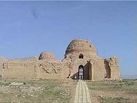قلعة ساسانیة فی سروستان